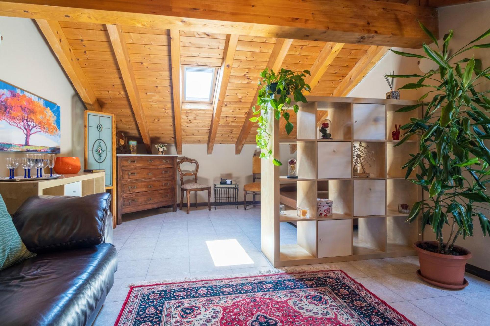 Le Rose Apartment Venegono Superiore Bagian luar foto
